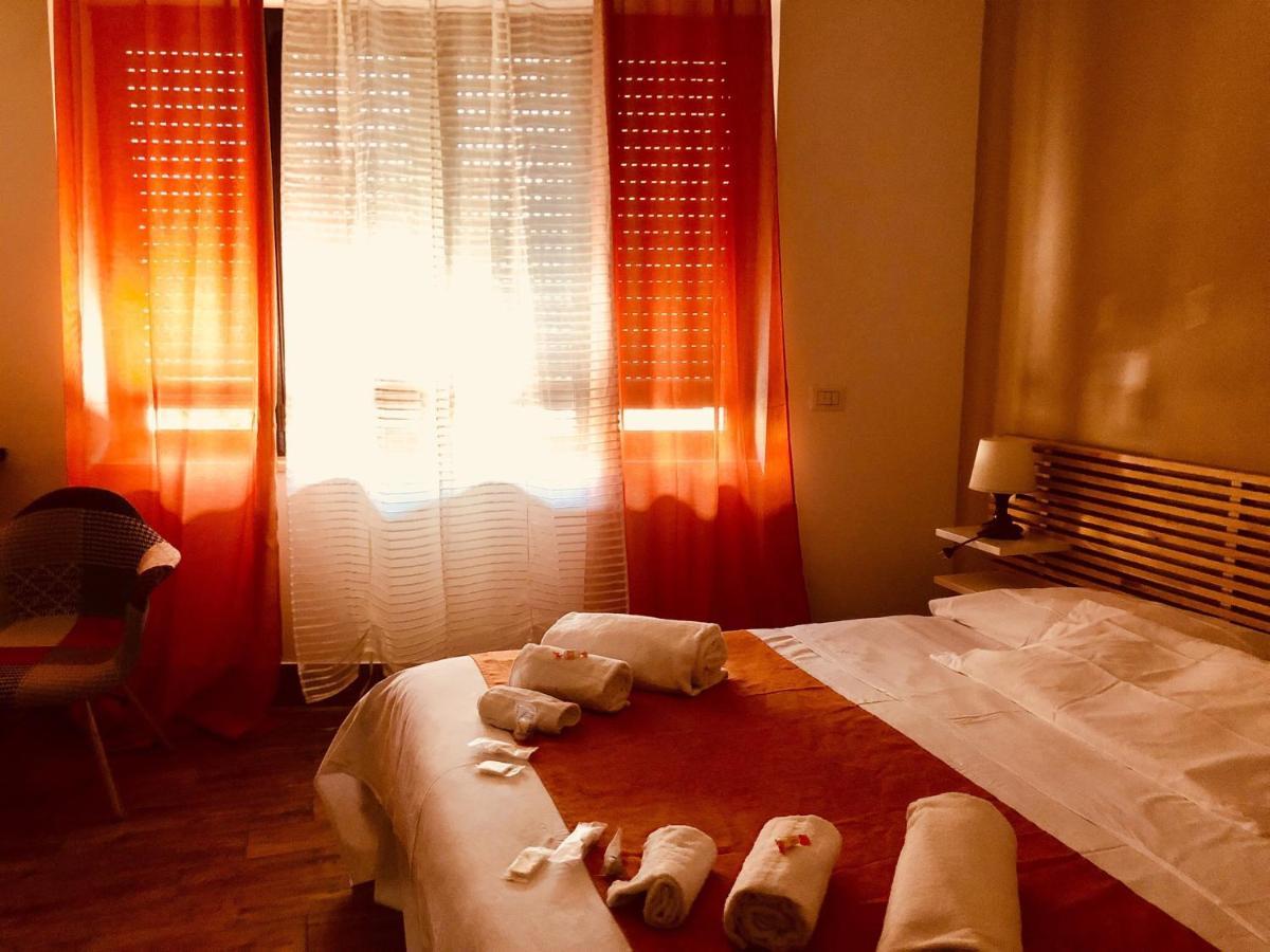 Bed and Breakfast Napoli Central Station Deluxe Екстер'єр фото