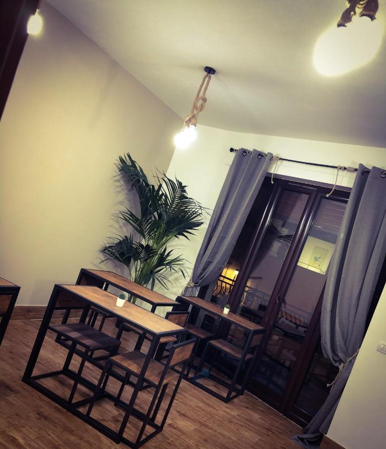 Bed and Breakfast Napoli Central Station Deluxe Екстер'єр фото