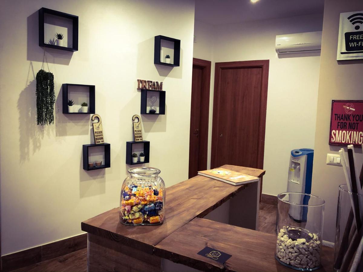 Bed and Breakfast Napoli Central Station Deluxe Екстер'єр фото