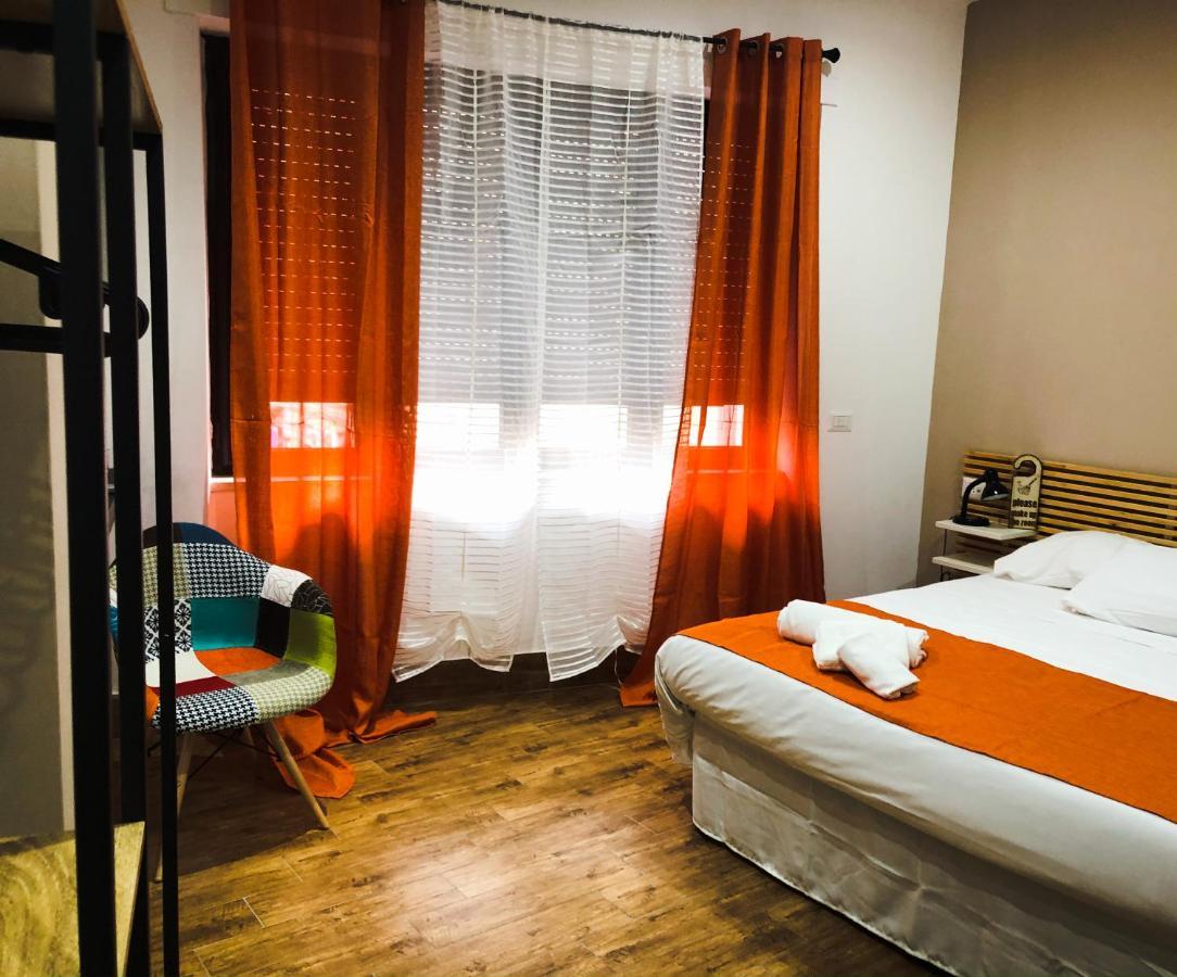 Bed and Breakfast Napoli Central Station Deluxe Екстер'єр фото