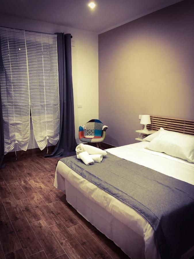 Bed and Breakfast Napoli Central Station Deluxe Екстер'єр фото