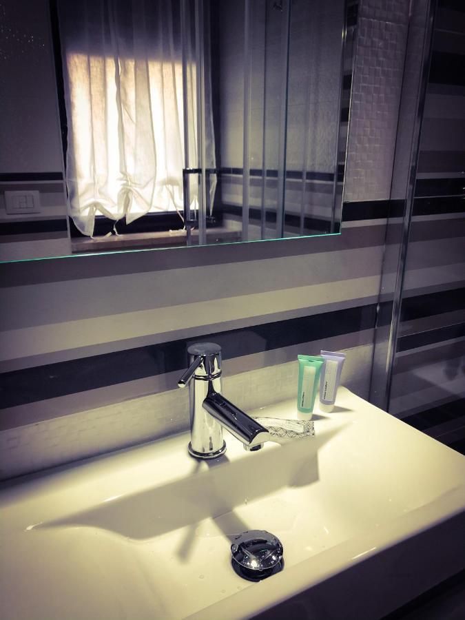 Bed and Breakfast Napoli Central Station Deluxe Екстер'єр фото