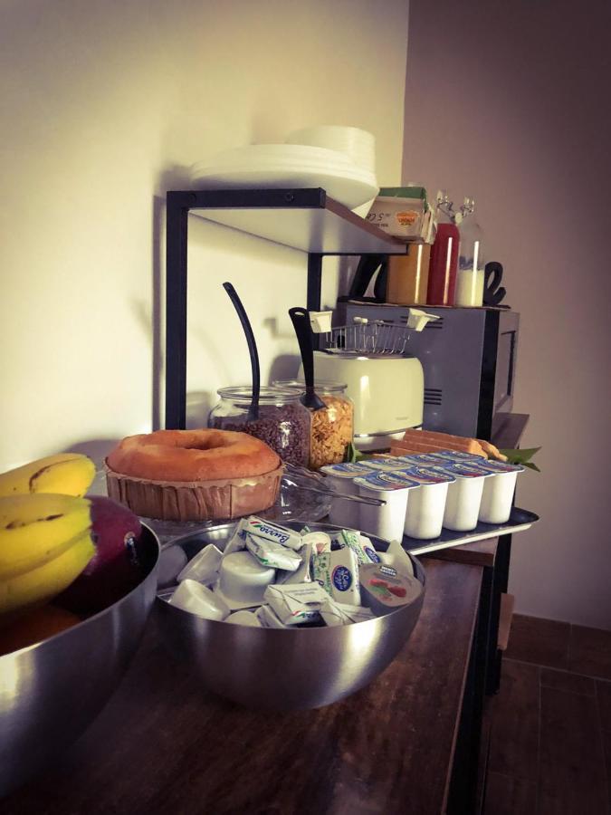 Bed and Breakfast Napoli Central Station Deluxe Екстер'єр фото